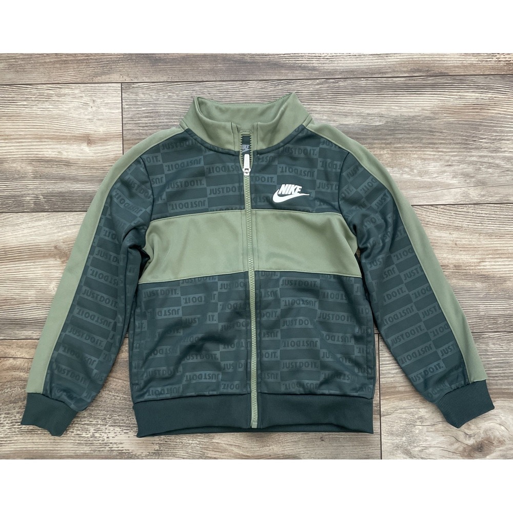 Nike Sportswear Sage Greenโ Jacket Full Zip Up Size 6-7 Years Boys